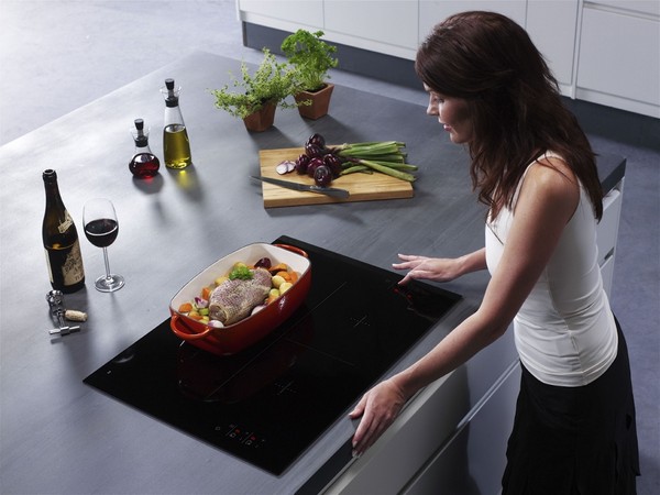 Sử dụng bếp từ không an toàn nếu không biết 10 điều sau Sử dụng bếp điện từ an toàn