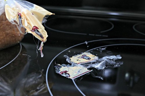 nhựa chảy vào mặt bếp 